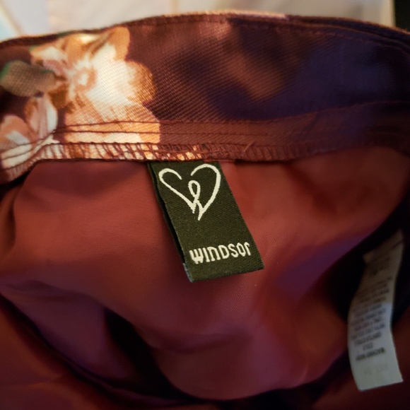 SALE!! Skirt - Picture 2 of 6